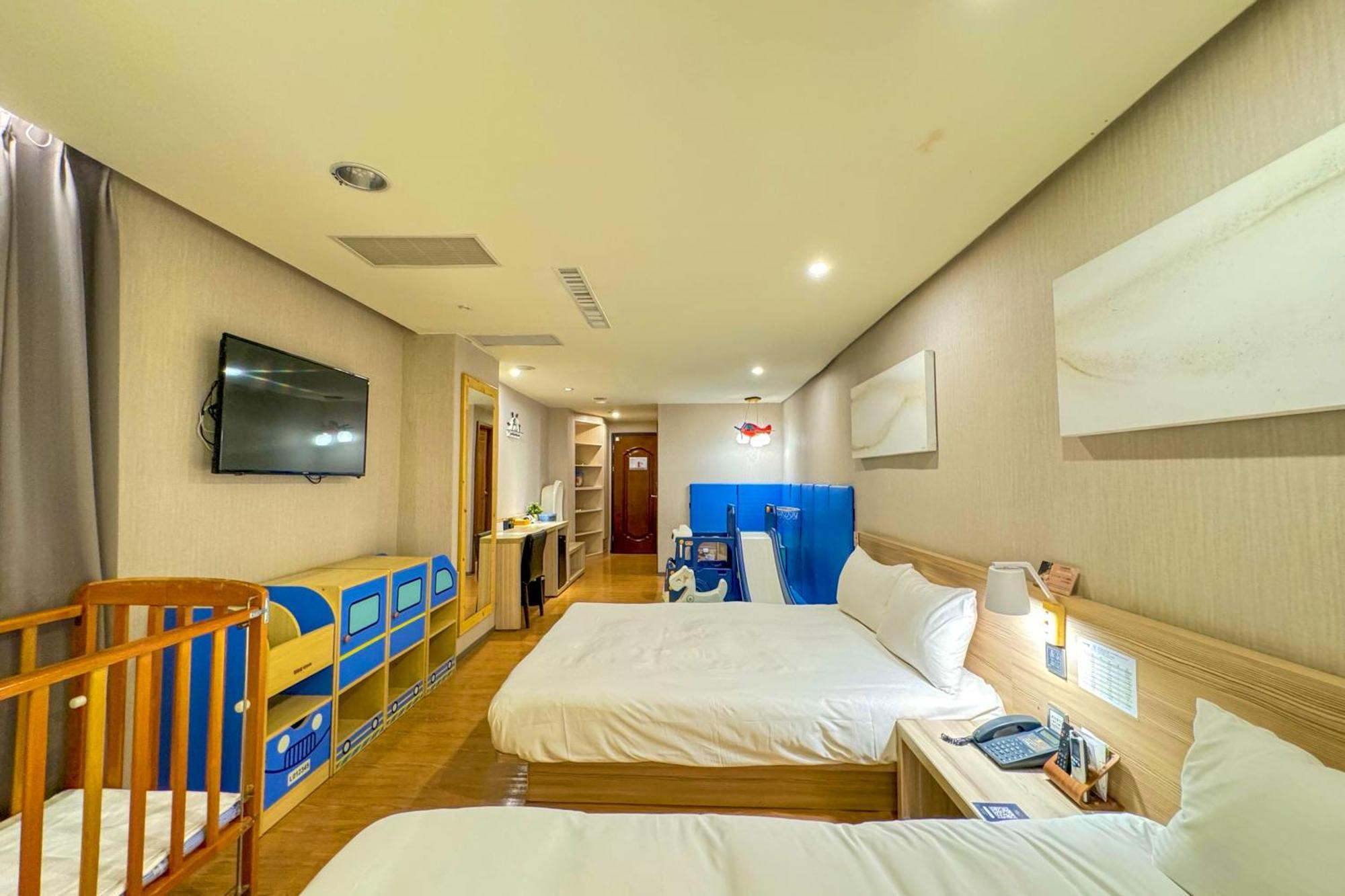 Smile 73 Hotel Taichung Exterior foto