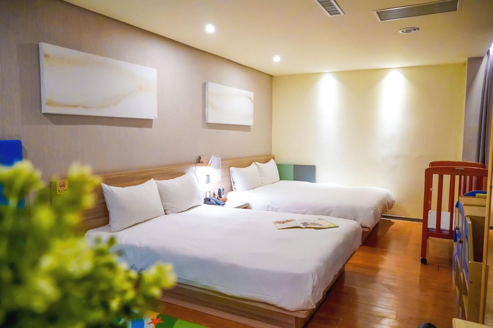 Smile 73 Hotel Taichung Exterior foto