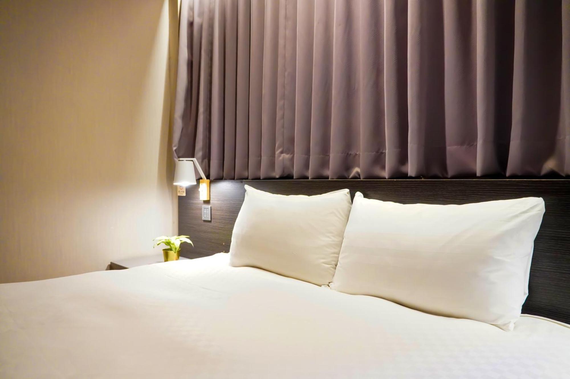 Smile 73 Hotel Taichung Exterior foto